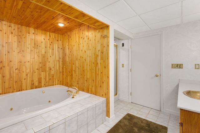45 Archer St, Fall River, MA 02720