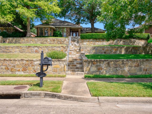 3706 Queenswood Lane, Garland, TX 75040