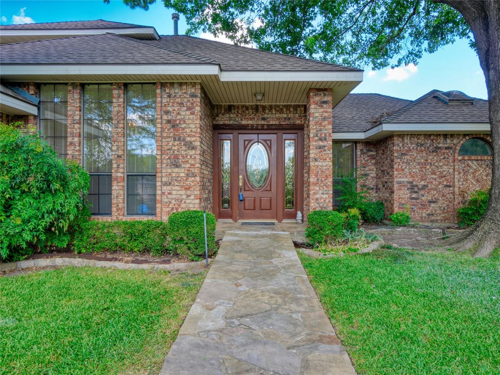 3706 Queenswood Lane, Garland, TX 75040