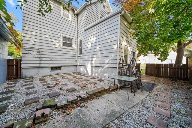 353 Wilcox Avenue, Elgin, IL 60123