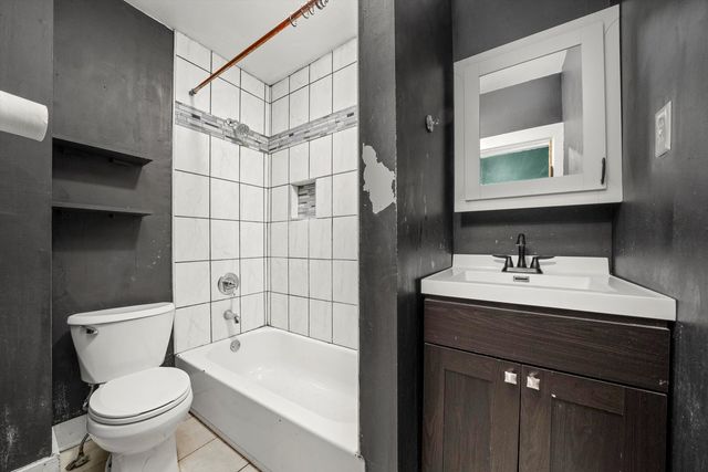 353 Wilcox Avenue, Elgin, IL 60123