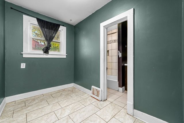 353 Wilcox Avenue, Elgin, IL 60123