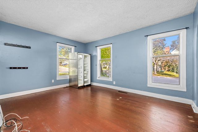 353 Wilcox Avenue, Elgin, IL 60123