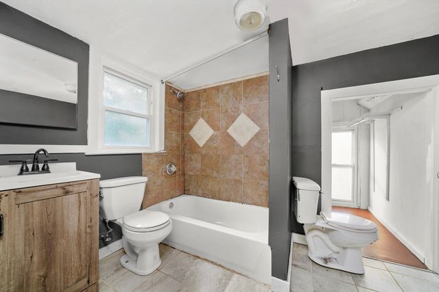 353 Wilcox Avenue, Elgin, IL 60123