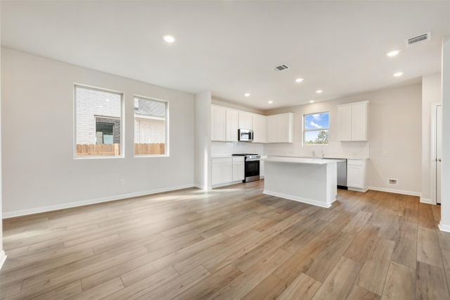 205 Hat Creek DR, Liberty Hill, TX 78642
