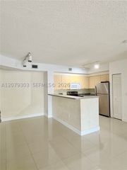 8030 N Nob Hill Rd 105, Tamarac, FL 33321