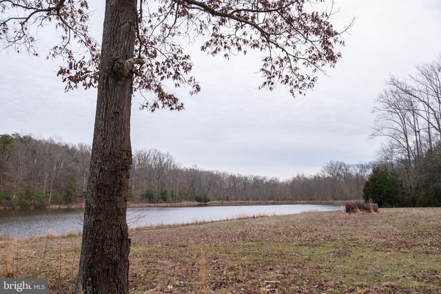 100 GATEWAY, Fredericksburg, VA 22405