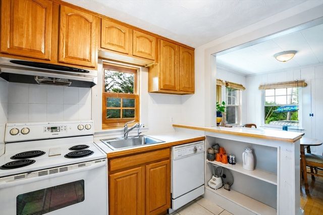 5 Hamlin, Falmouth, MA 02540