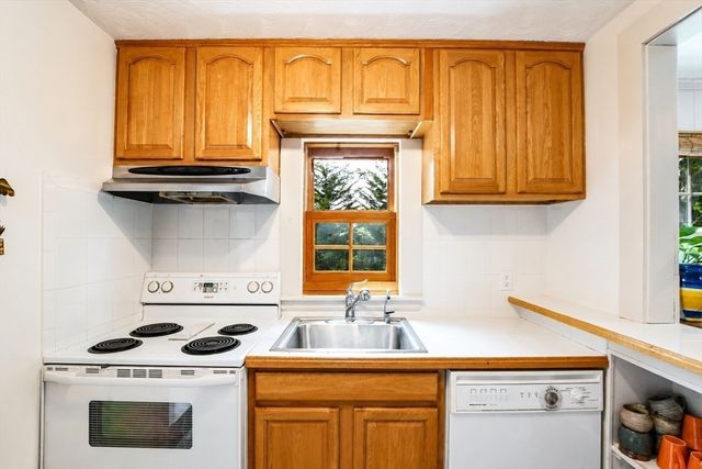5 Hamlin, Falmouth, MA 02540