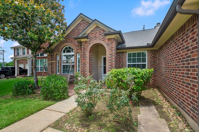 1311 Diamante Drive, Pasadena, TX 77504