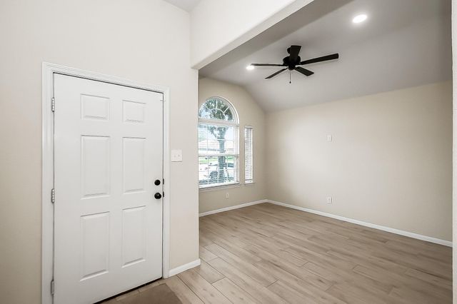 1311 Diamante Drive, Pasadena, TX 77504