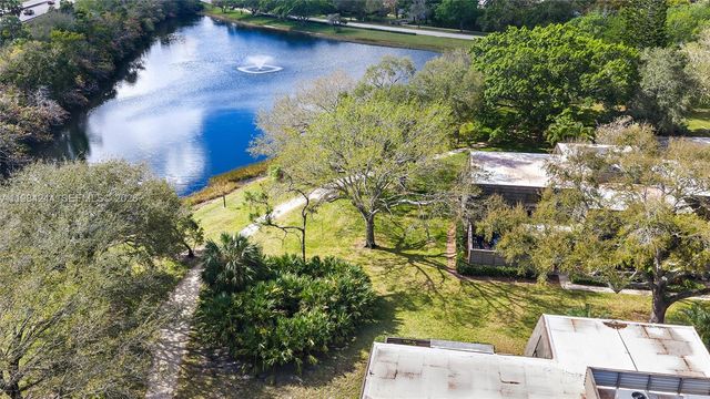 506 5th Ter, Palm Beach Gardens, FL 33418