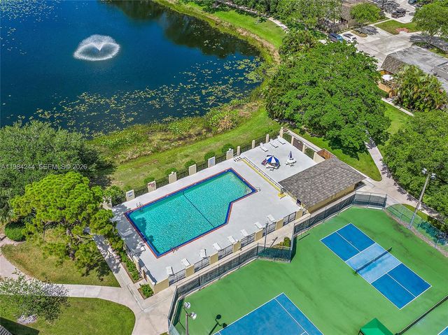 506 5th Ter, Palm Beach Gardens, FL 33418