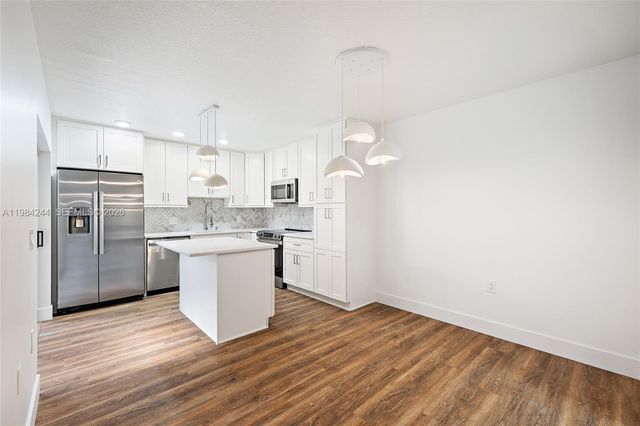 506 5th Ter, Palm Beach Gardens, FL 33418