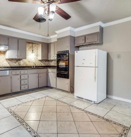 4744 Richard Street, Forest Hill, TX 76119