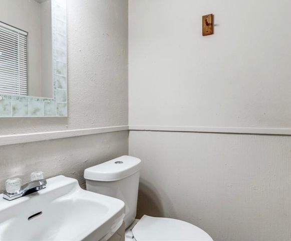 4744 Richard Street, Forest Hill, TX 76119