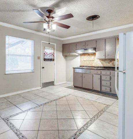 4744 Richard Street, Forest Hill, TX 76119