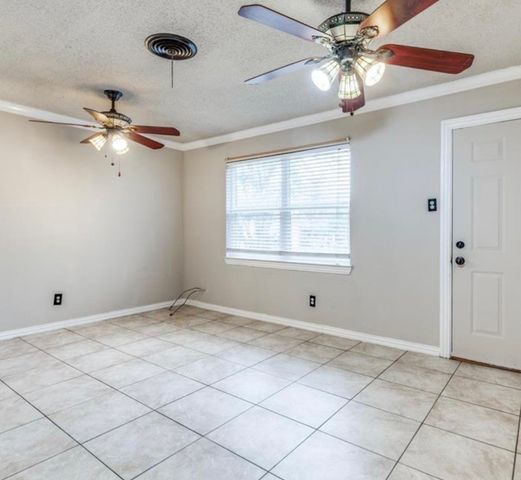 4744 Richard Street, Forest Hill, TX 76119