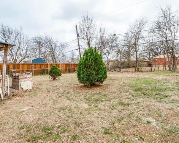 4744 Richard Street, Forest Hill, TX 76119