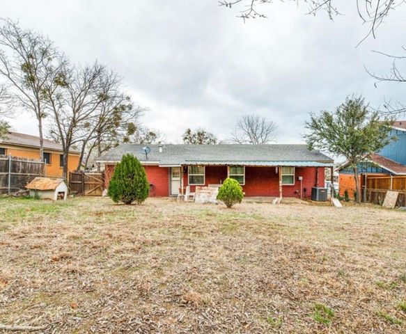 4744 Richard Street, Forest Hill, TX 76119