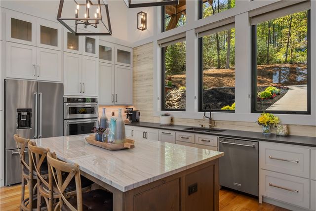 915 Reflection Trail, West Union, SC 29696