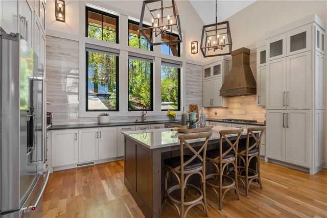 915 Reflection Trail, West Union, SC 29696