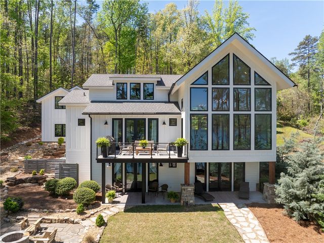 915 Reflection Trail, West Union, SC 29696