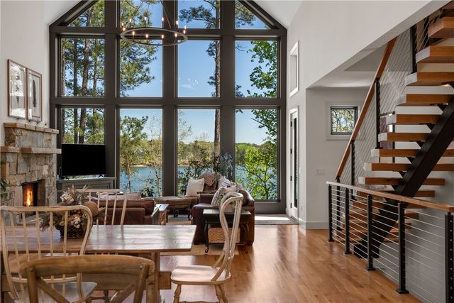 915 Reflection Trail, West Union, SC 29696
