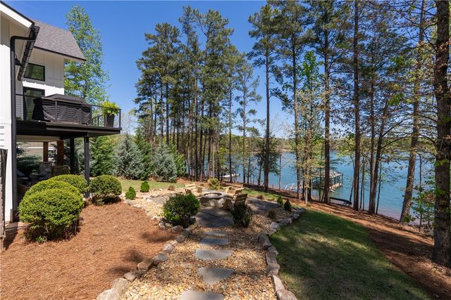915 Reflection Trail, West Union, SC 29696