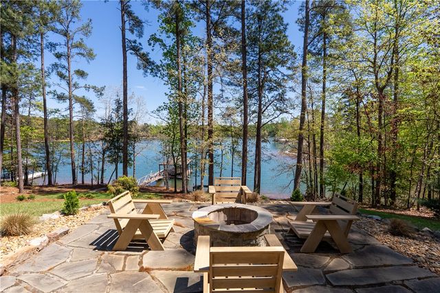 915 Reflection Trail, West Union, SC 29696