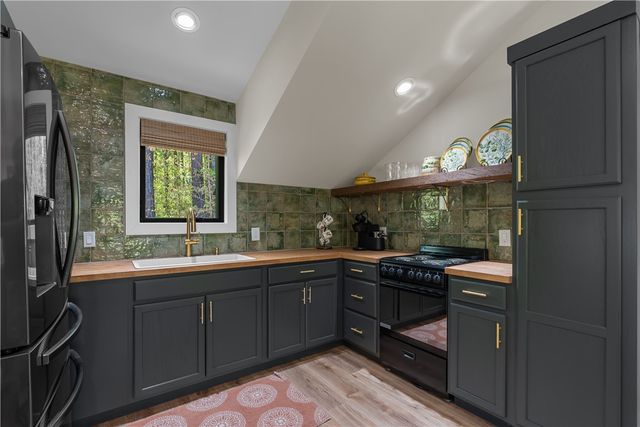 915 Reflection Trail, West Union, SC 29696