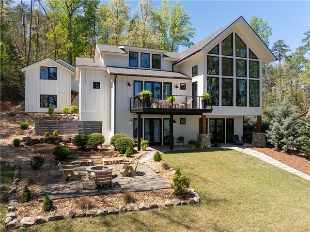 915 Reflection Trail, West Union, SC 29696