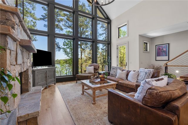 915 Reflection Trail, West Union, SC 29696