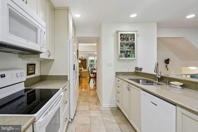 11333 ORCHARD LN, Reston, VA 20190