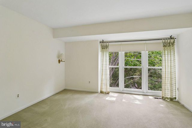 11333 ORCHARD LN, Reston, VA 20190