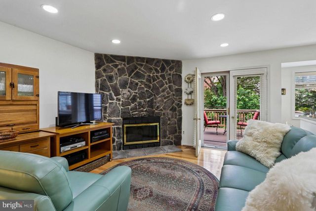 11333 ORCHARD LN, Reston, VA 20190
