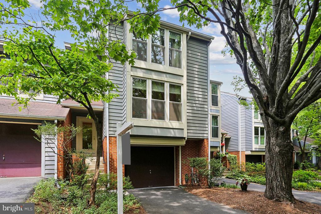 11333 ORCHARD LN, Reston, VA 20190