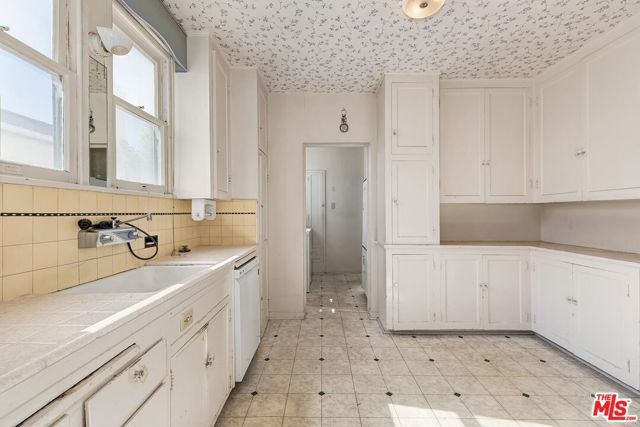 10524 Wilkins Avenue, Los Angeles, CA 90024