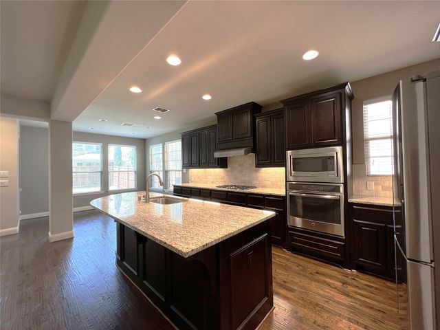 720 Raunald Drive, Lewisville, TX 75056