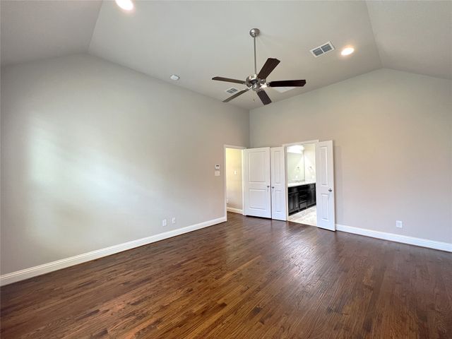 720 Raunald Drive, Lewisville, TX 75056