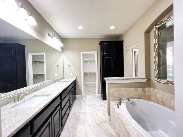 720 Raunald Drive, Lewisville, TX 75056