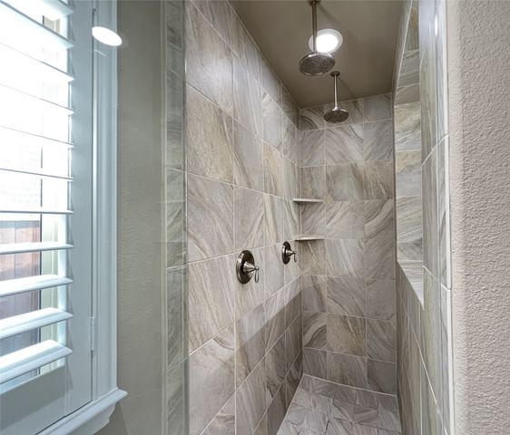 720 Raunald Drive, Lewisville, TX 75056