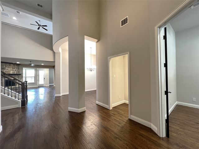 720 Raunald Drive, Lewisville, TX 75056