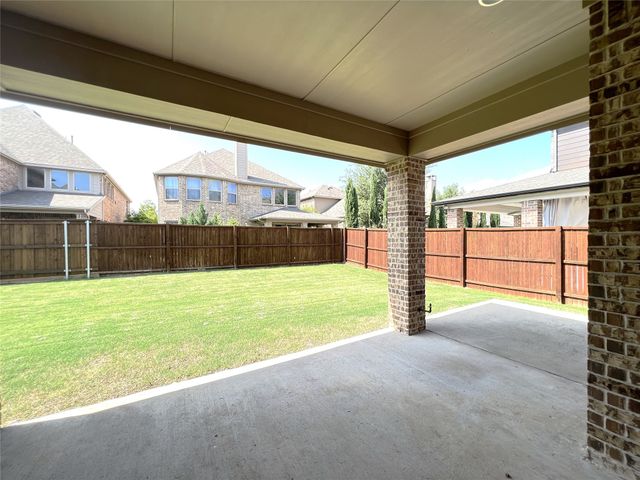 720 Raunald Drive, Lewisville, TX 75056