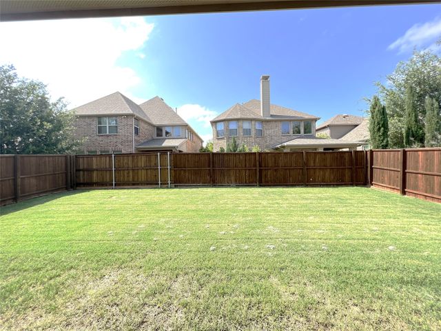 720 Raunald Drive, Lewisville, TX 75056