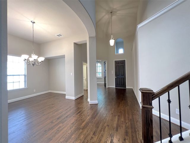 720 Raunald Drive, Lewisville, TX 75056