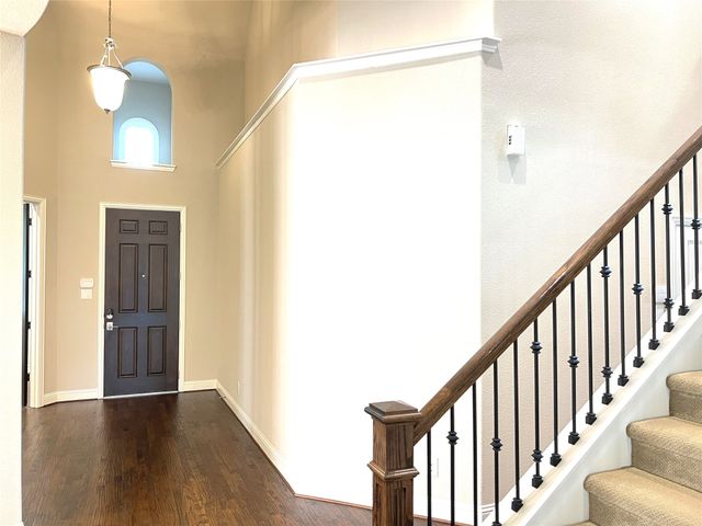 720 Raunald Drive, Lewisville, TX 75056