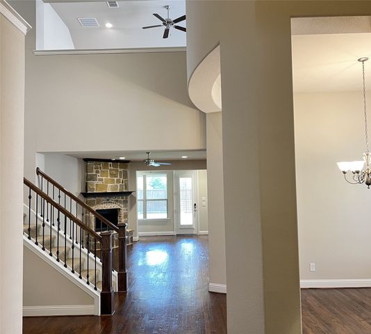720 Raunald Drive, Lewisville, TX 75056