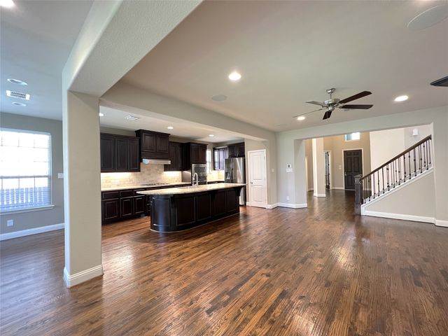 720 Raunald Drive, Lewisville, TX 75056
