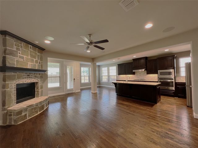 720 Raunald Drive, Lewisville, TX 75056